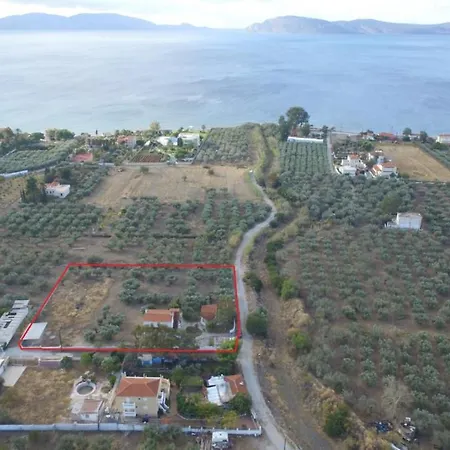 *ante Hydra Beach House*