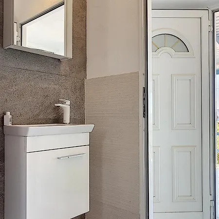 *ante Hydra Beach House* 度假居 埃尔米奥尼